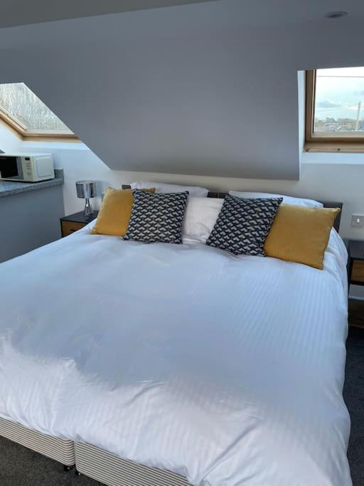 Seascape - Stylish Modern Apartment Barton on Sea Luaran gambar