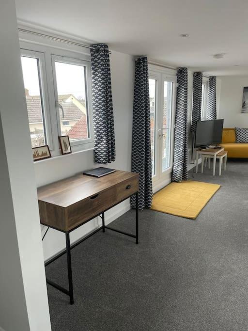 Seascape - Stylish Modern Apartment Barton on Sea Luaran gambar