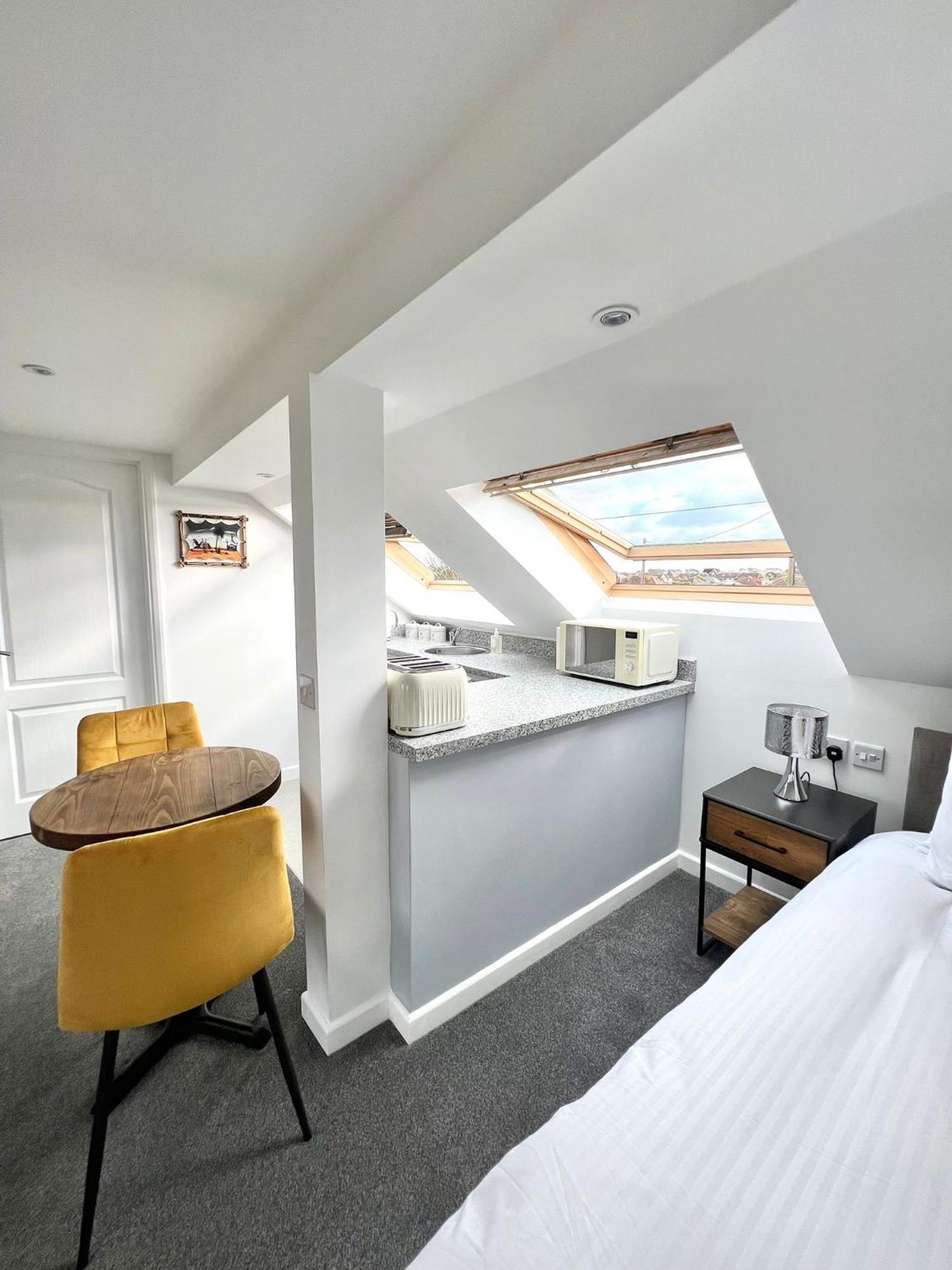 Seascape - Stylish Modern Apartment Barton on Sea Luaran gambar